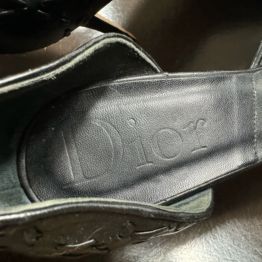 Dior Black Heels with Embossed Design - Picture 4 of 6